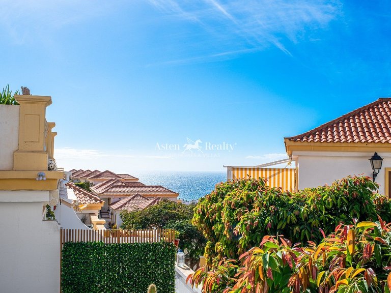 Apartment for Sale in San Eugenio Alto, Tenerife 1