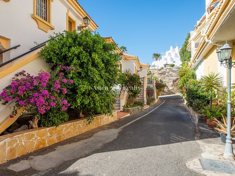 Apartment for Sale in San Eugenio Alto, Tenerife 2