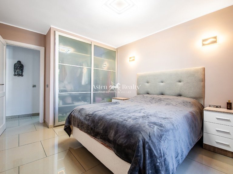 Apartment for Sale in San Eugenio Alto, Tenerife 8