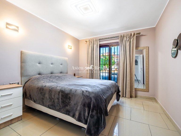 Apartment for Sale in San Eugenio Alto, Tenerife 9