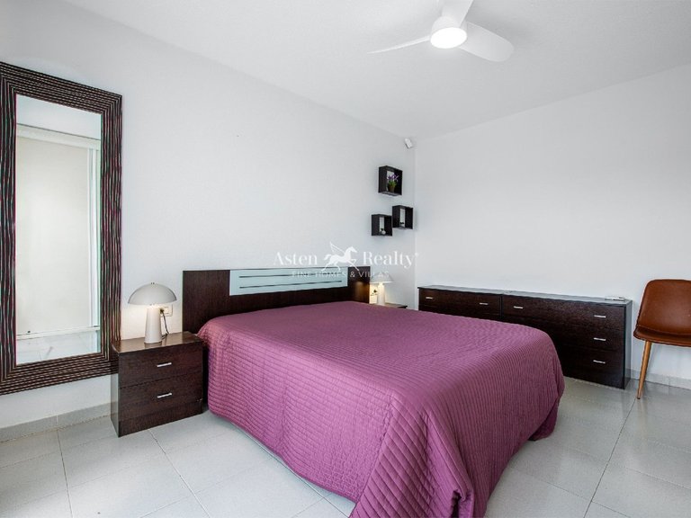 Apartment for Sale in San Eugenio Alto, Tenerife 13