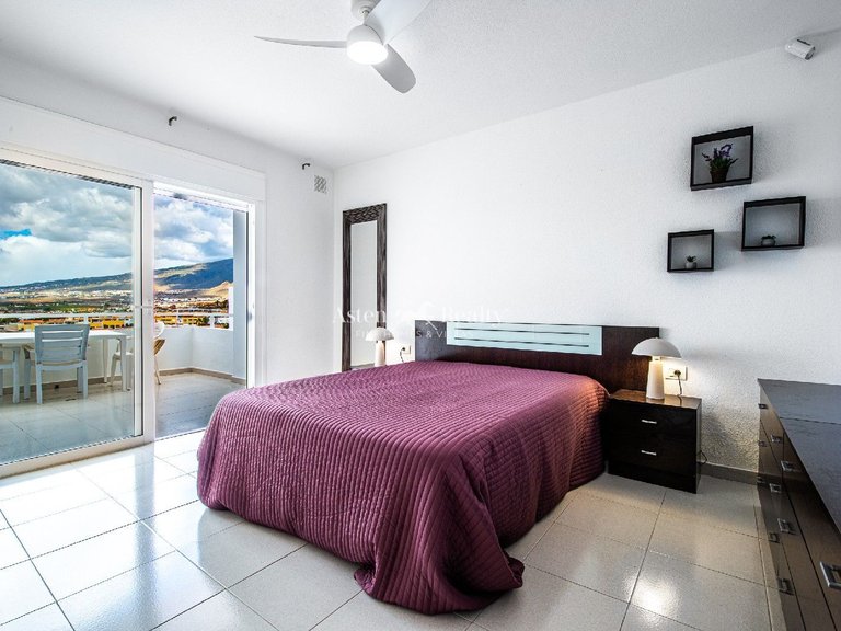 Apartment for Sale in San Eugenio Alto, Tenerife 14