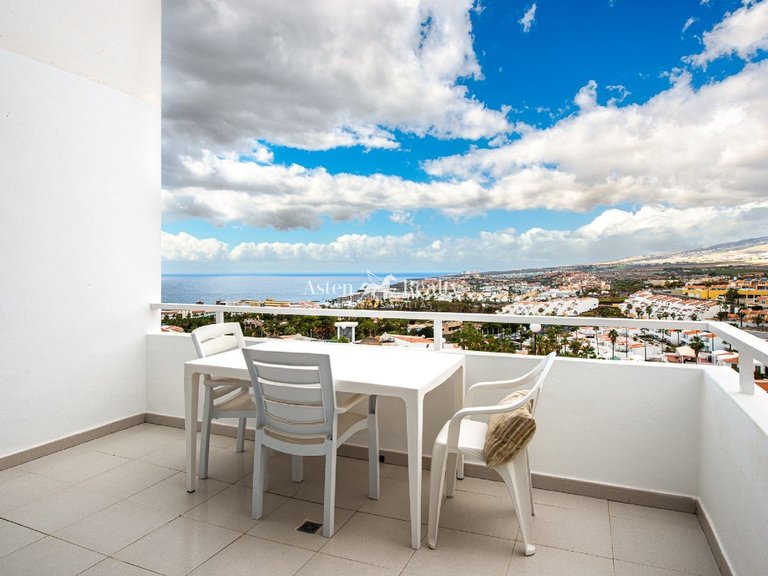 Apartment for Sale in San Eugenio Alto, Tenerife 1