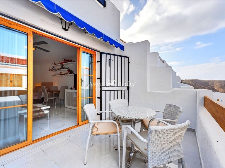 Apartment for Sale in Playa De Los Cristianos, Tenerife 4