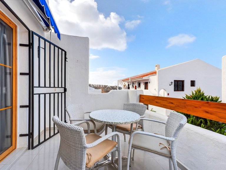 Apartment for Sale in Playa De Los Cristianos, Tenerife 1