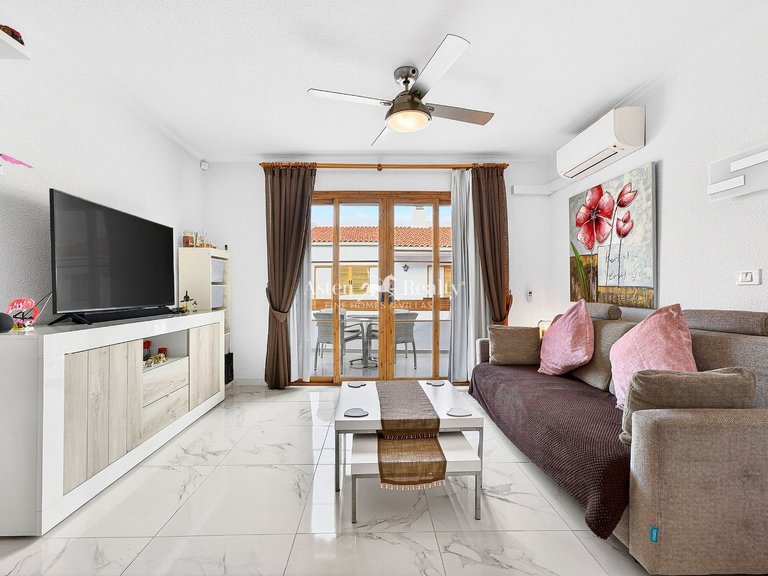 Apartment for Sale in Playa De Los Cristianos, Tenerife 7