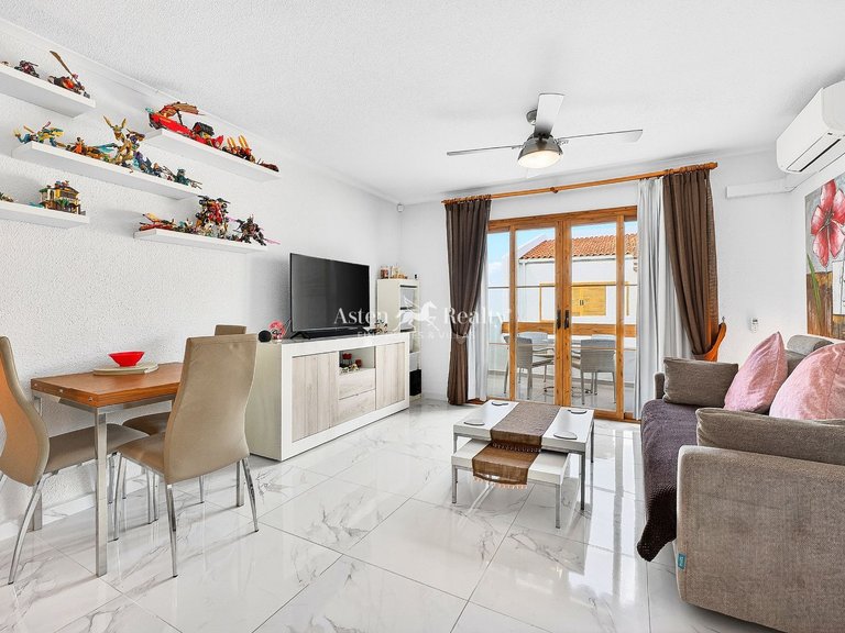 Apartment for Sale in Playa De Los Cristianos, Tenerife 8