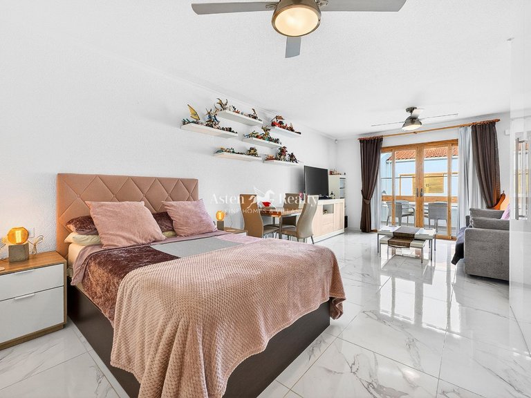Apartment for Sale in Playa De Los Cristianos, Tenerife 10