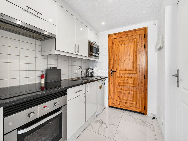 Apartment for Sale in Playa De Los Cristianos, Tenerife 12