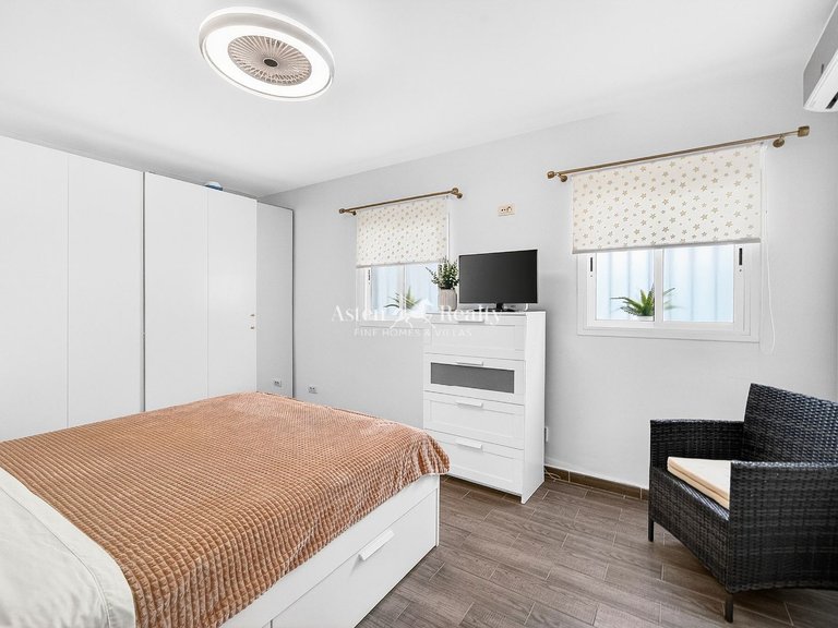 Town House for Sale in San Eugenio Alto, Tenerife 13