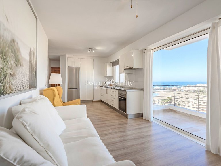 Apartment for Sale in Playa De Los Cristianos, Tenerife 1