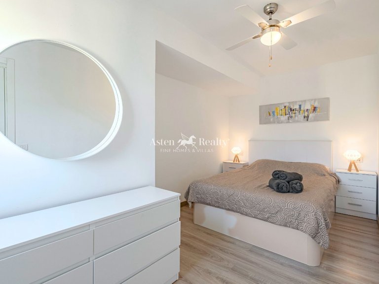 Apartment for Sale in Playa De Los Cristianos, Tenerife 11