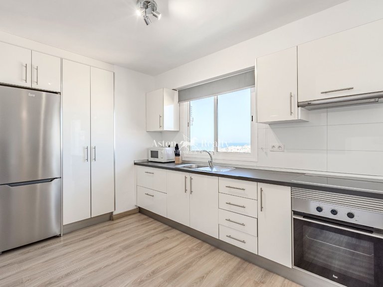 Apartment for Sale in Playa De Los Cristianos, Tenerife 7