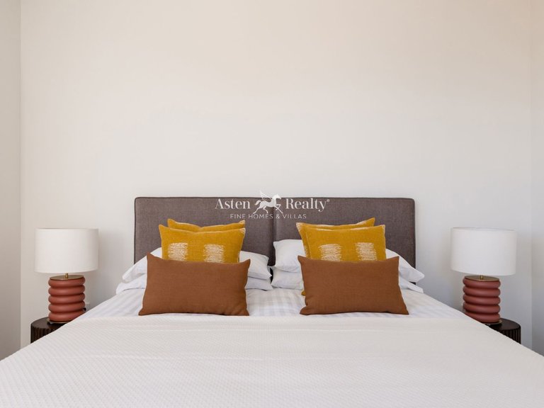 Villa for Sale in San Eugenio Alto, Tenerife 12