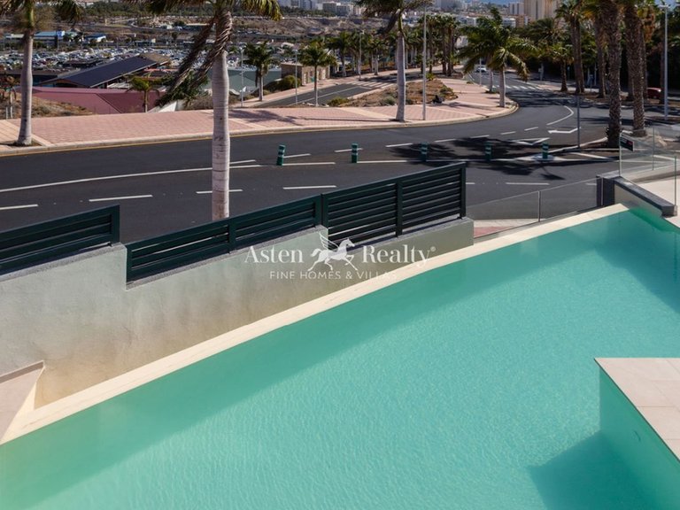 Villa for Sale in San Eugenio Alto, Tenerife 10
