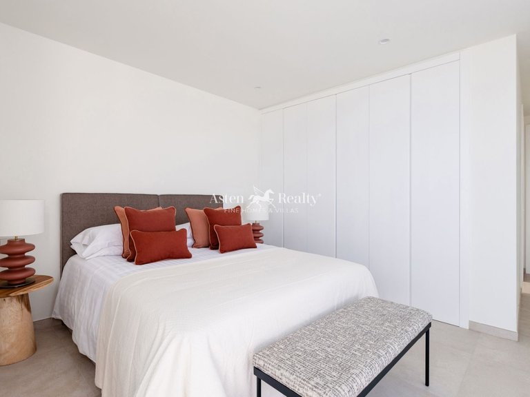 Villa for Sale in San Eugenio Alto, Tenerife 24