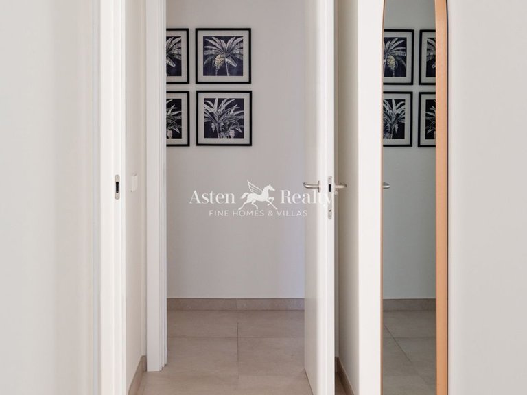 Villa for Sale in San Eugenio Alto, Tenerife 27