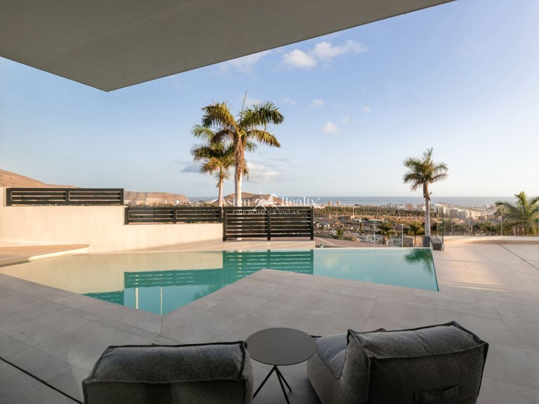 Villa for Sale in San Eugenio Alto, Tenerife 3