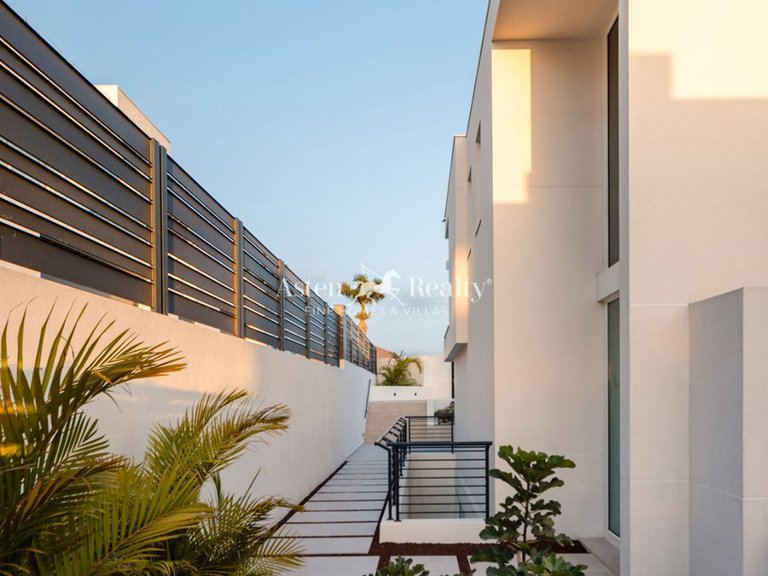 Villa for Sale in San Eugenio Alto, Tenerife 31