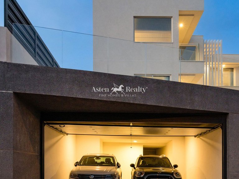 Villa for Sale in San Eugenio Alto, Tenerife 36