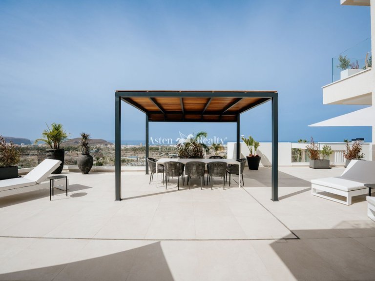 Villa for Sale in San Eugenio Alto, Tenerife 4