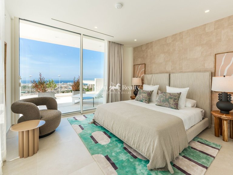 Villa for Sale in San Eugenio Alto, Tenerife 23