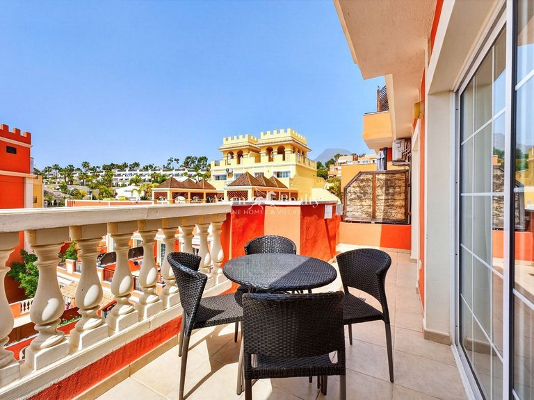 Apartment for Sale in Playa De Las Américas, Tenerife 2
