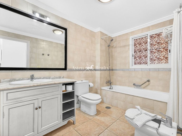 Apartment for Sale in Playa De Las Américas, Tenerife 16