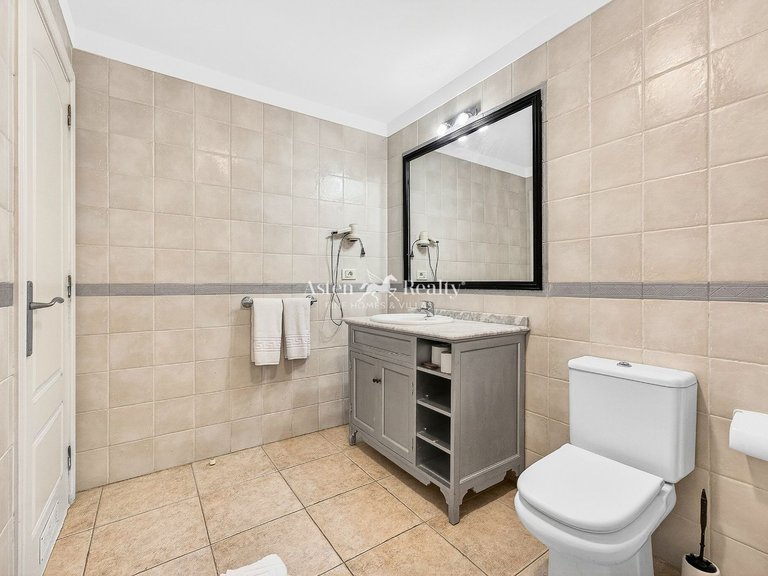 Apartment for Sale in Playa De Las Américas, Tenerife 15