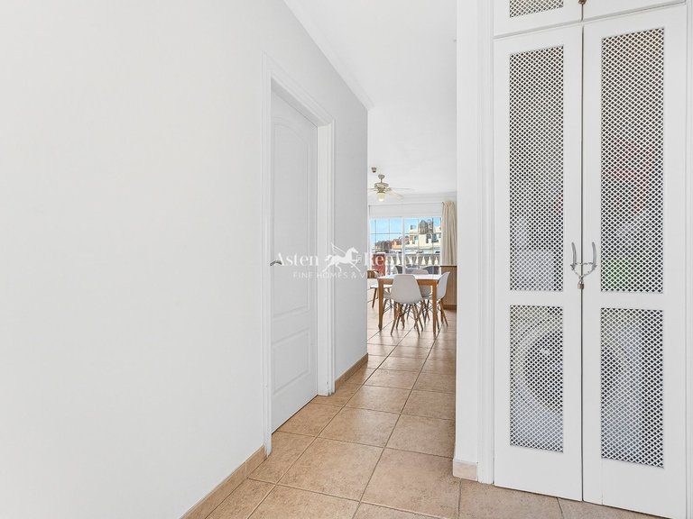 Apartment for Sale in Playa De Las Américas, Tenerife 12