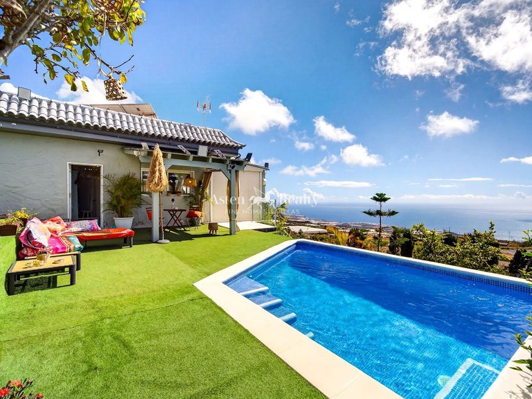 Villa for Sale in Guia De Isora, Tenerife 2