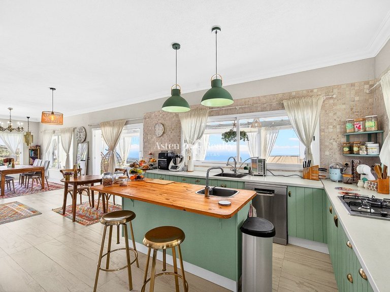 Villa for Sale in Guia De Isora, Tenerife 8