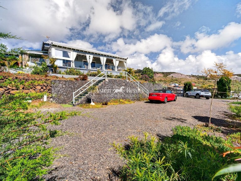 Villa for Sale in Guia De Isora, Tenerife 38