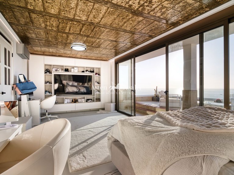 Villa for Sale in San Eugenio Alto, Tenerife 20