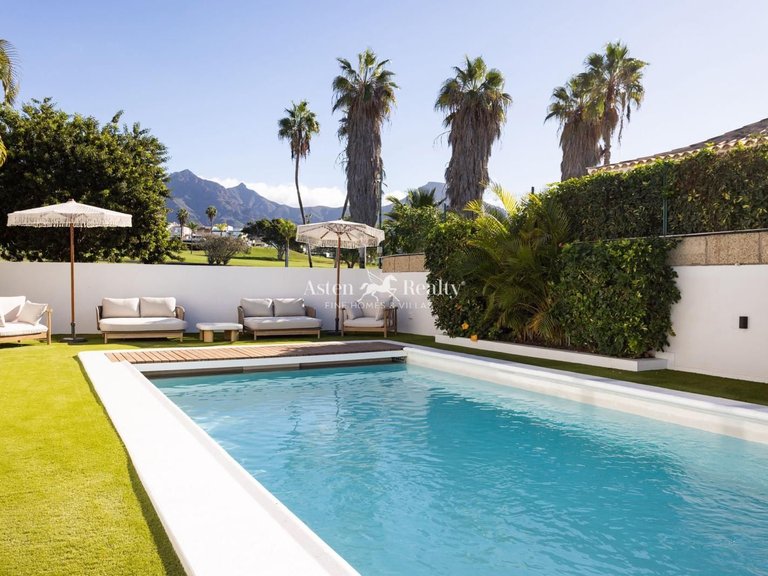 Villa for Sale in La Caleta, Tenerife 1