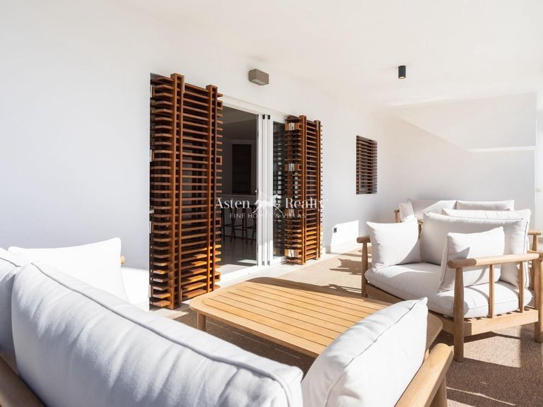 Villa for Sale in La Caleta, Tenerife 15