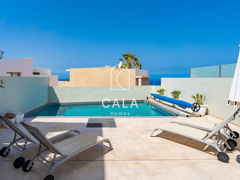 Villa for Sale in La Caleta, Tenerife 4
