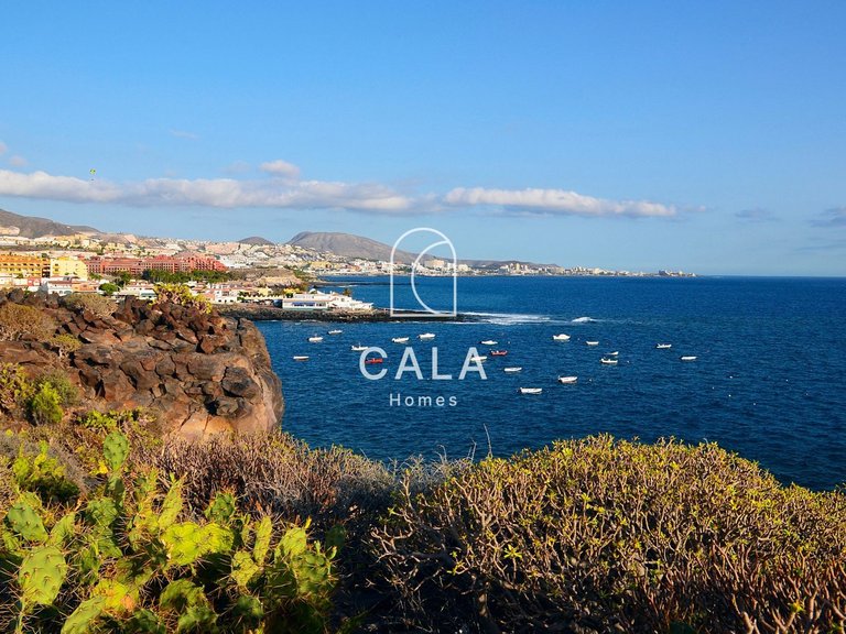 Villa for Sale in La Caleta, Tenerife 1