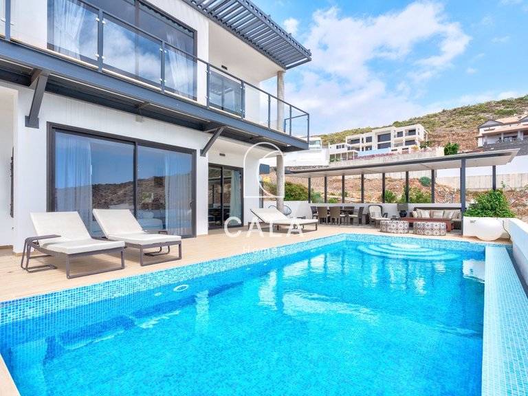Villa for Sale in Costa Adeje, Tenerife 2