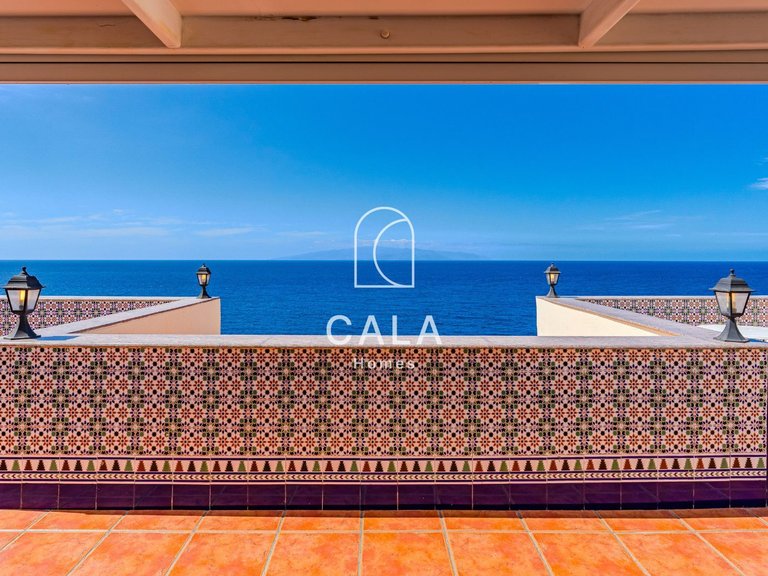Penthouse for Sale in Callao Salvaje, Tenerife 2