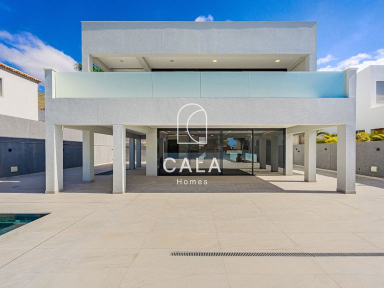 Villa for Sale in Costa Adeje, Tenerife 5