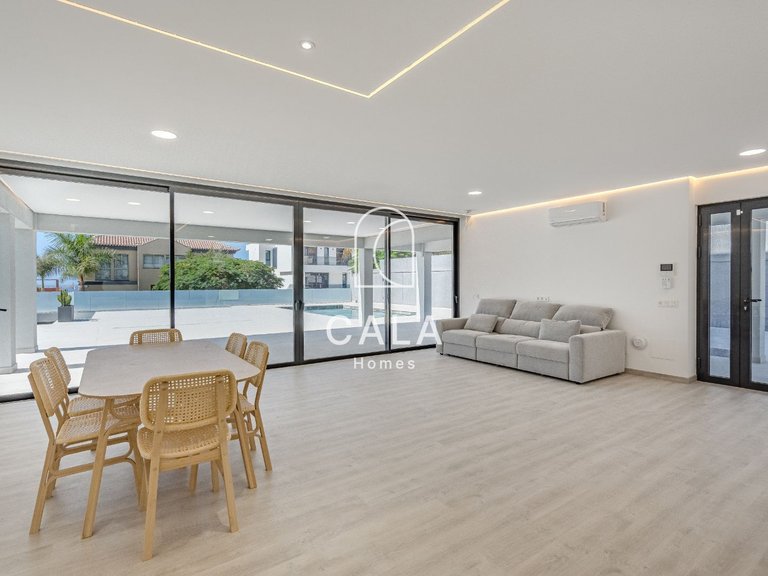 Villa for Sale in Costa Adeje, Tenerife 9