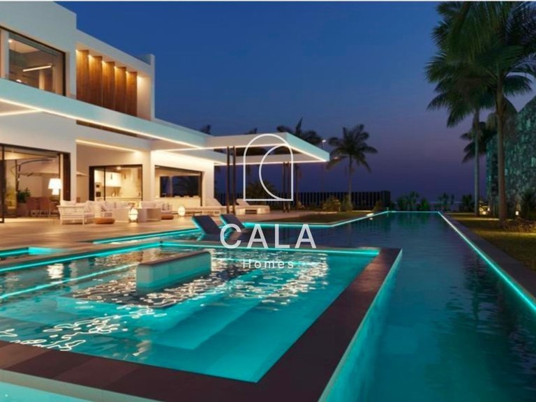 Villa for Sale in La Caleta, Tenerife 1