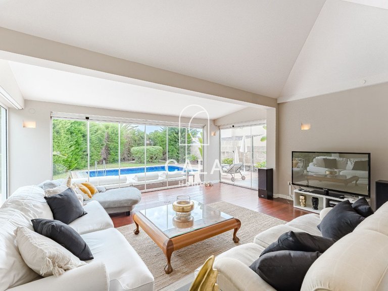 Villa for Sale in Costa Adeje, Tenerife 1