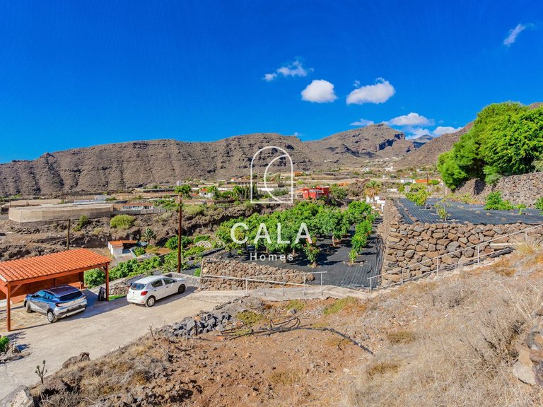 Villa for Sale in Acantilados De Los Gigantes, Tenerife 43