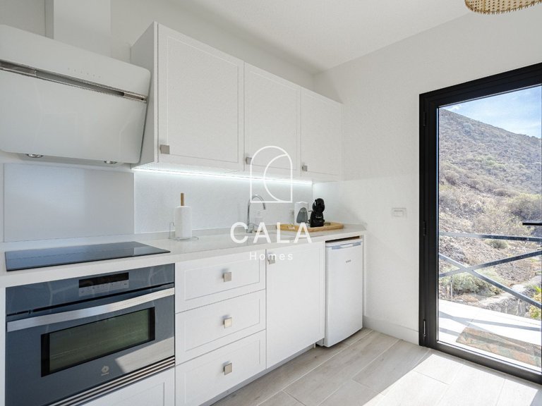 Villa for Sale in Acantilados De Los Gigantes, Tenerife 37