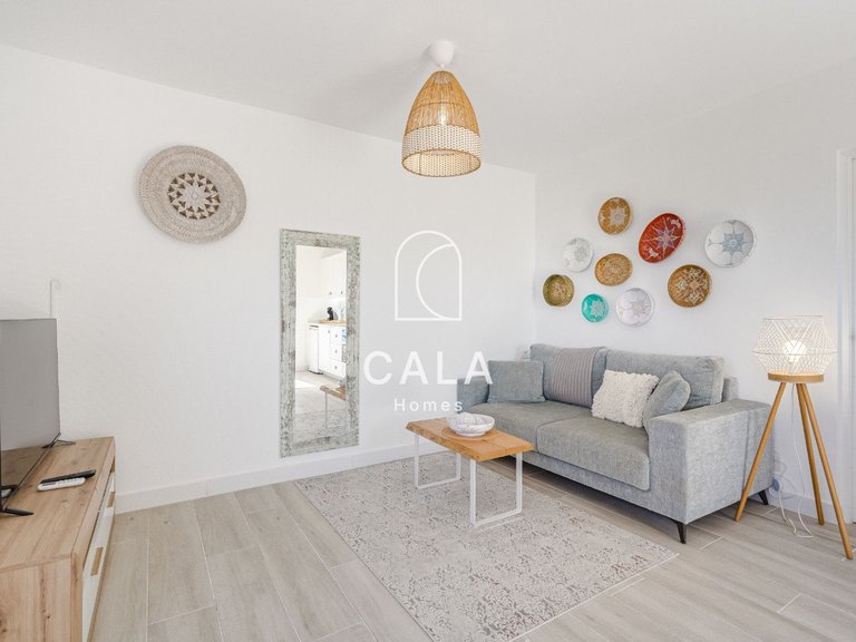 Villa for Sale in Acantilados De Los Gigantes, Tenerife 38
