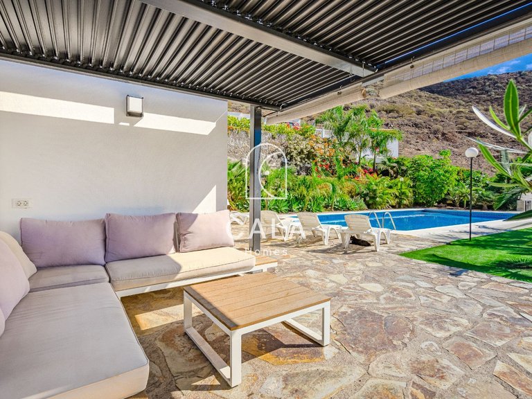 Villa for Sale in Acantilados De Los Gigantes, Tenerife 6