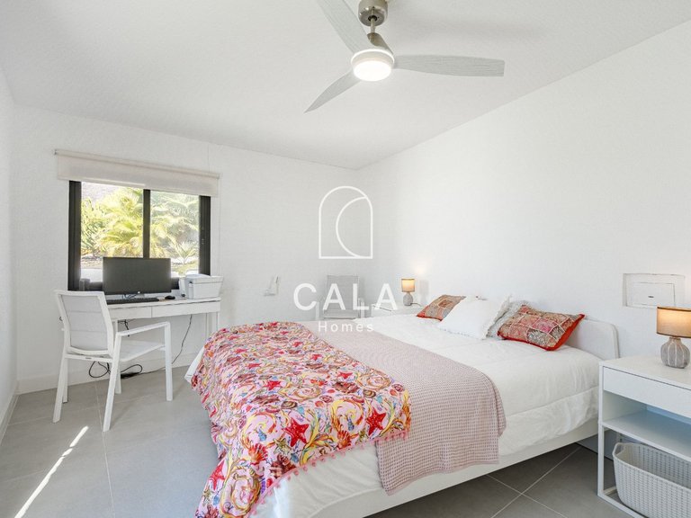 Villa for Sale in Acantilados De Los Gigantes, Tenerife 12