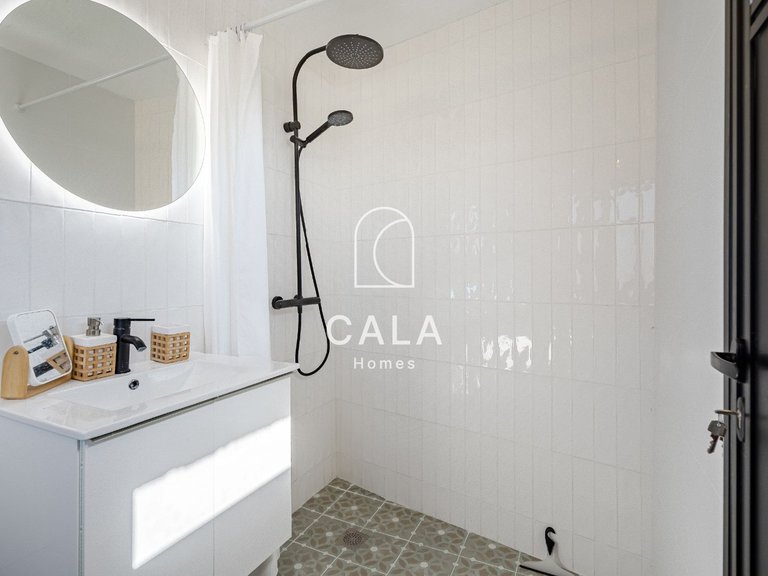 Villa for Sale in Acantilados De Los Gigantes, Tenerife 14